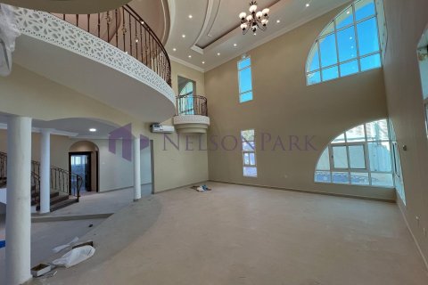 5 bedrooms Villa in Doha, Qatar No. 57972 9