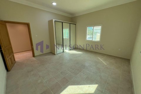5 bedrooms Villa in Doha, Qatar No. 57972 11