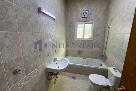 5 bedrooms Villa in Doha, Qatar No. 57972 10