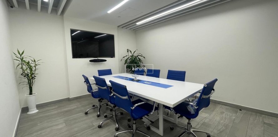 157.1m² Office in Business Bay, UAE No. 105052