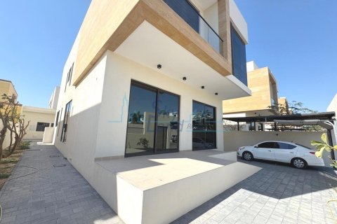 Villa de 5 dormitorios en Umm Suqeim, UAE No. 90924 1
