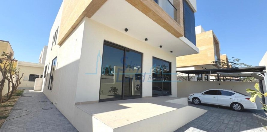 Villa de 5 dormitorios en Umm Suqeim, UAE No. 90924
