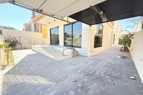 Villa de 5 dormitorios en Umm Suqeim, UAE No. 90924 3