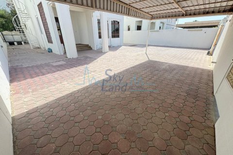 Villa de 4 dormitorios en Jumeirah, UAE No. 90926 19