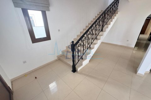 Villa de 4 dormitorios en Jumeirah, UAE No. 90926 15