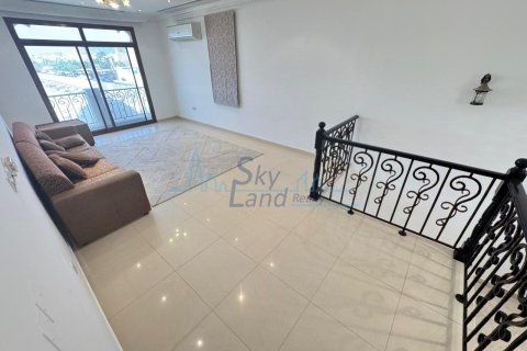Villa de 4 dormitorios en Jumeirah, UAE No. 90926 12