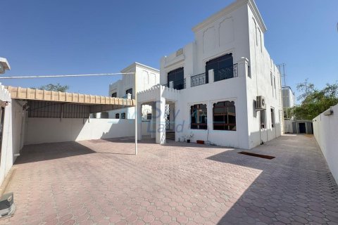Villa de 4 dormitorios en Jumeirah, UAE No. 90926 1