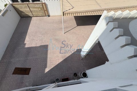 Villa de 4 dormitorios en Jumeirah, UAE No. 90926 2