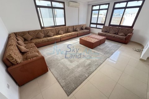 Villa de 4 dormitorios en Jumeirah, UAE No. 90926 16