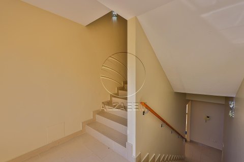 Villa de 4 dormitorios en Al Raha Gardens, UAE No. 91089 3