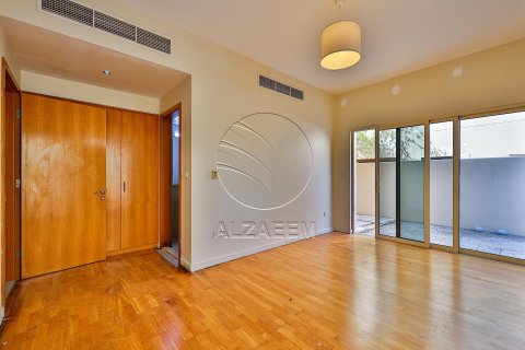 Villa de 4 dormitorios en Al Raha Gardens, UAE No. 91089 9