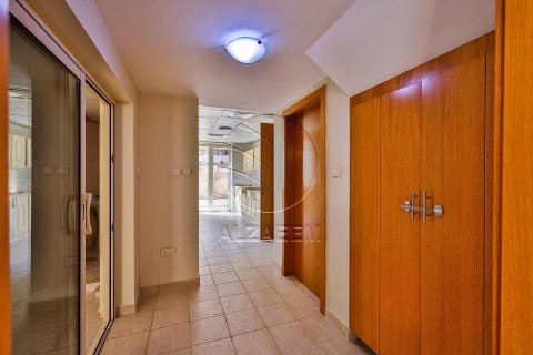 Villa de 4 dormitorios en Al Raha Gardens, UAE No. 91089 4