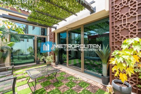 Villa de 4 dormitorios en Al Bateen, UAE No. 8997 27