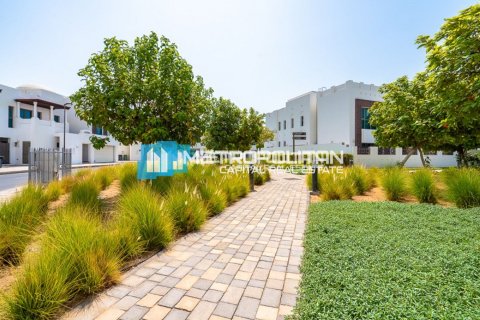 Villa de 4 dormitorios en Al Bateen, UAE No. 8997 31