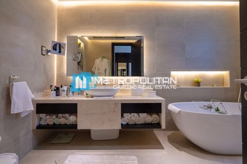 Villa de 4 dormitorios en Al Bateen, UAE No. 8997 24