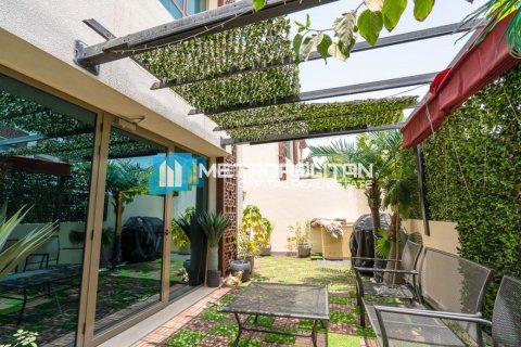Villa de 4 dormitorios en Al Bateen, UAE No. 8997 28