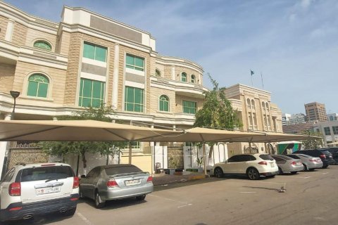 Villa de 7 chambres à Abu Dhabi, UAE No. 90068 26