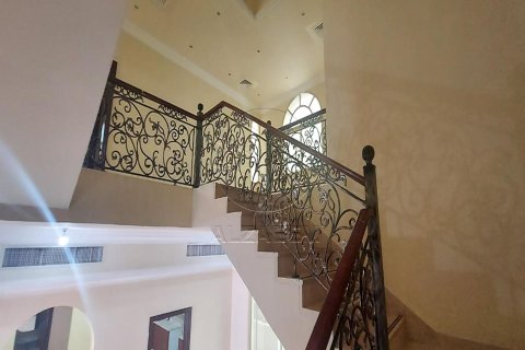 Villa de 7 chambres à Abu Dhabi, UAE No. 90068 18