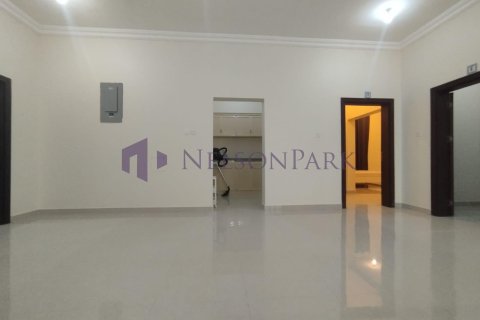 6 bedrooms Villa in Al Shamal, Qatar No. 57731 12