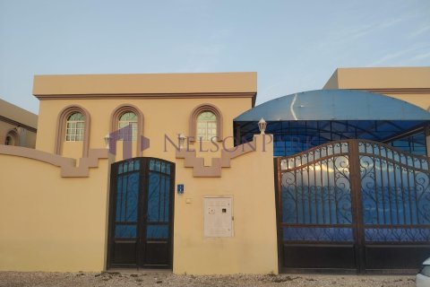 6 bedrooms Villa in Al Shamal, Qatar No. 57731 1