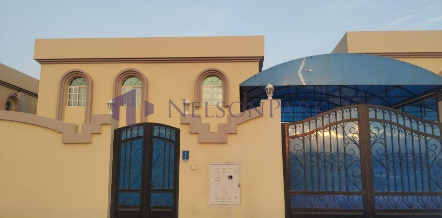 6 bedrooms Villa in Al Shamal, Qatar No. 57731