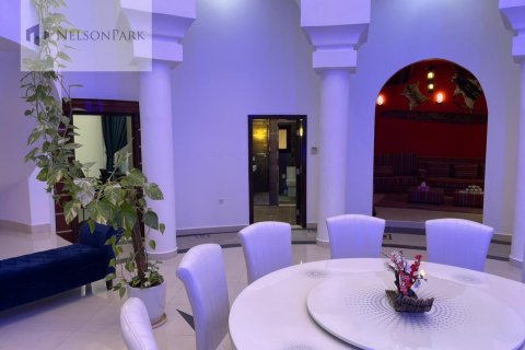 7 bedrooms Villa in Sector E, UAE No. 42262 5