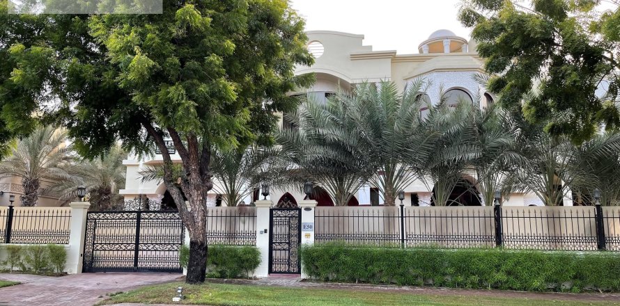 7 bedrooms Villa in Sector E, UAE No. 42262