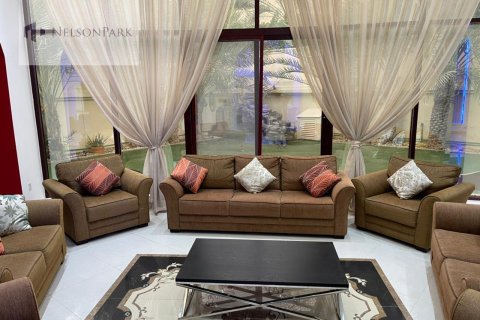 7 bedrooms Villa in Sector E, UAE No. 42262 6