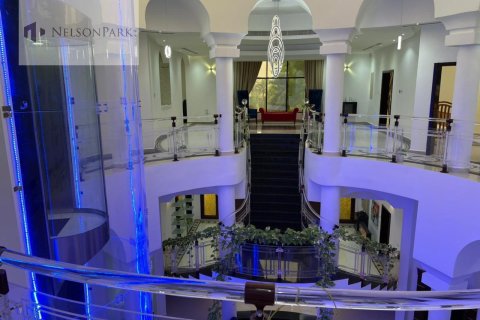 7 bedrooms Villa in Sector E, UAE No. 42262 3