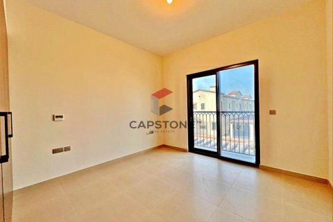 Townhouse de 3 dormitorios en Khalifa City, UAE No. 86391 8