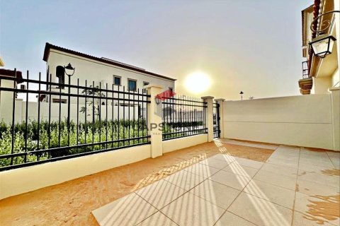 Townhouse de 3 dormitorios en Khalifa City, UAE No. 86391 4