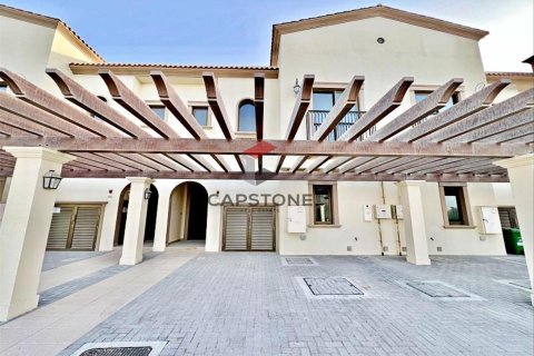 Townhouse de 3 dormitorios en Khalifa City, UAE No. 86391 2