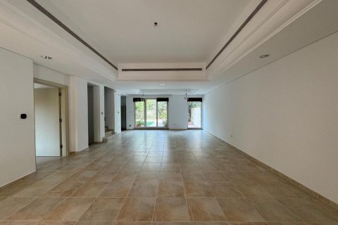 4 bedrooms Townhouse in Dubai Sports City, UAE No. 102879 3