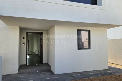 3 bedrooms Villa on the Yas Island, UAE No. 83191 9