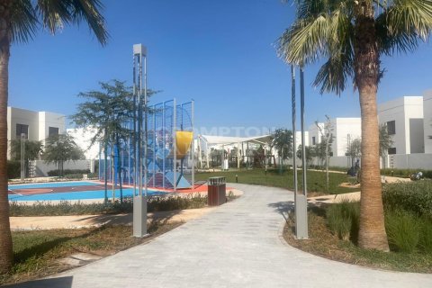 2 bedrooms Townhouse on the Yas Island, UAE No. 83190 12