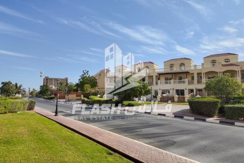 Квартира с 2 спальнями в Al Hamra Village, ОАЭ №88542 32