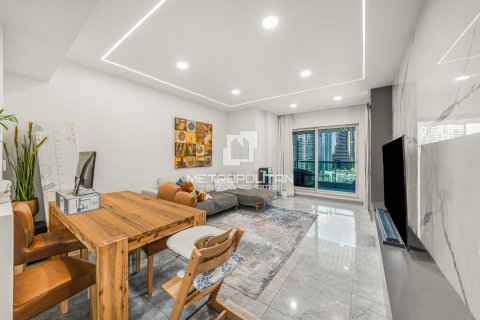 Квартира с 2 спальнями в Emaar 6 Towers, ОАЭ №77945 5