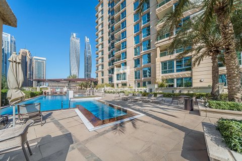 Квартира с 2 спальнями в Emaar 6 Towers, ОАЭ №77945 20