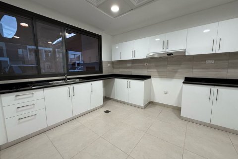 Townhouse de 3 dormitorios en Al Salam Street, UAE No. 79814 16
