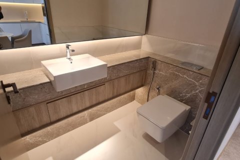 Квартира с 1 спальней в ADDRESS HARBOUR POINT, Дубай, ОАЭ №97395 10