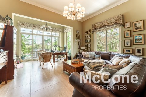 Villa de 4 dormitorios en Jumeirah Islands, UAE No. 74654 5