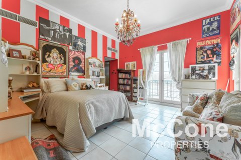 Villa de 4 dormitorios en Jumeirah Islands, UAE No. 74654 11