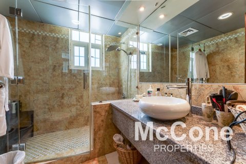 Villa de 4 dormitorios en Jumeirah Islands, UAE No. 74654 15