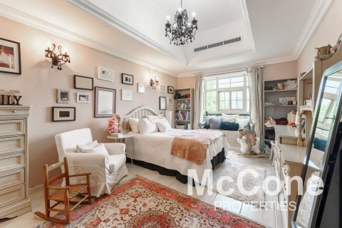 Villa de 4 dormitorios en Jumeirah Islands, UAE No. 74654 10