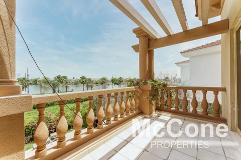 Villa de 4 dormitorios en Jumeirah Islands, UAE No. 74654 17