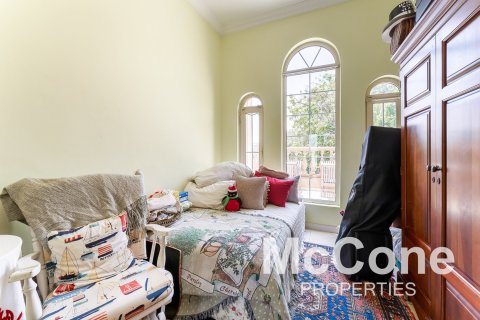 Villa de 4 dormitorios en Jumeirah Islands, UAE No. 74654 12