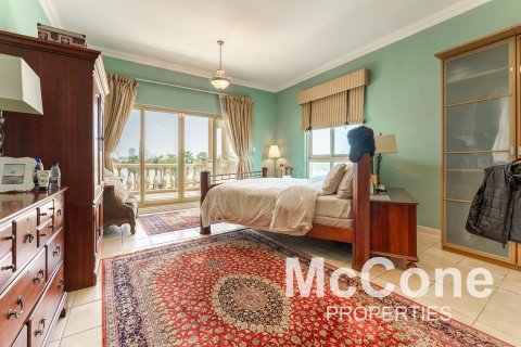 Villa de 4 dormitorios en Jumeirah Islands, UAE No. 74654 8