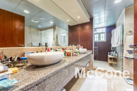 Villa de 4 dormitorios en Jumeirah Islands, UAE No. 74654 13