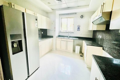 Villa de 4 chambres à Jumeirah Islands, UAE No. 102939 4