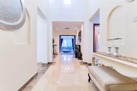 Вилла с 4 спальнями в Jumeirah Islands, ОАЭ №102938 3
